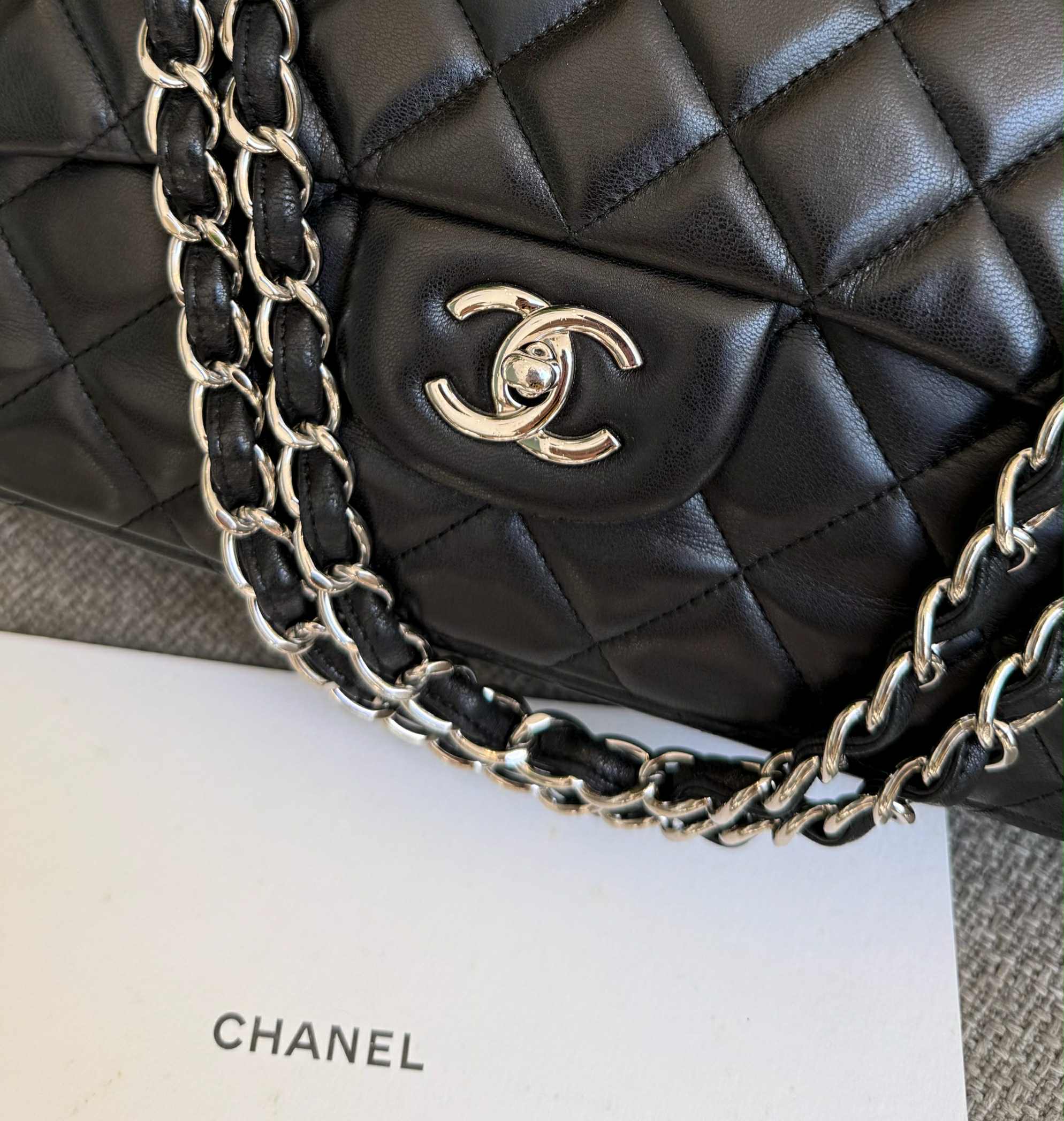 Chanel Classic Flap Maxi - Black Lambskin - photo 3