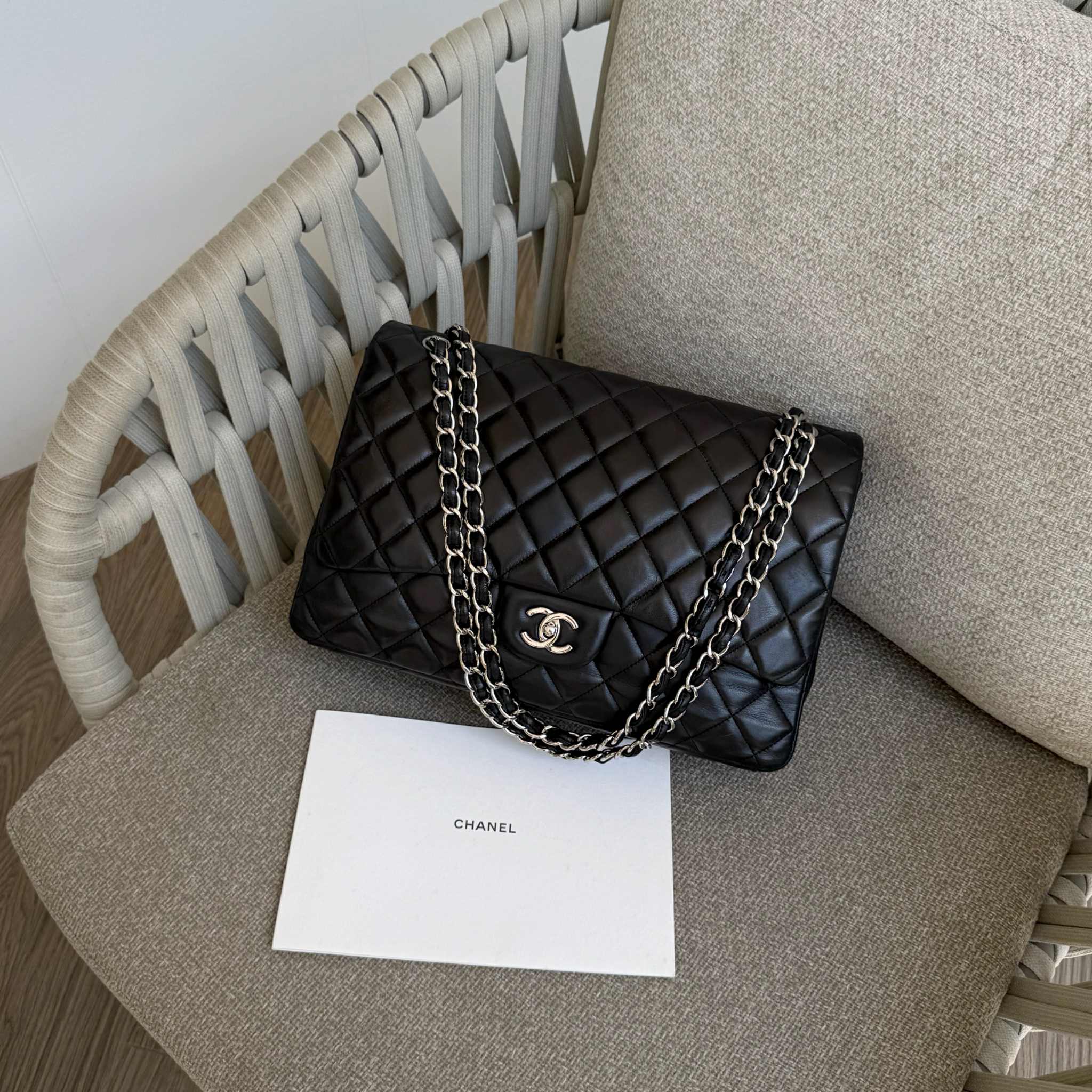 Chanel Classic Flap Maxi - Black Lambskin - photo 1
