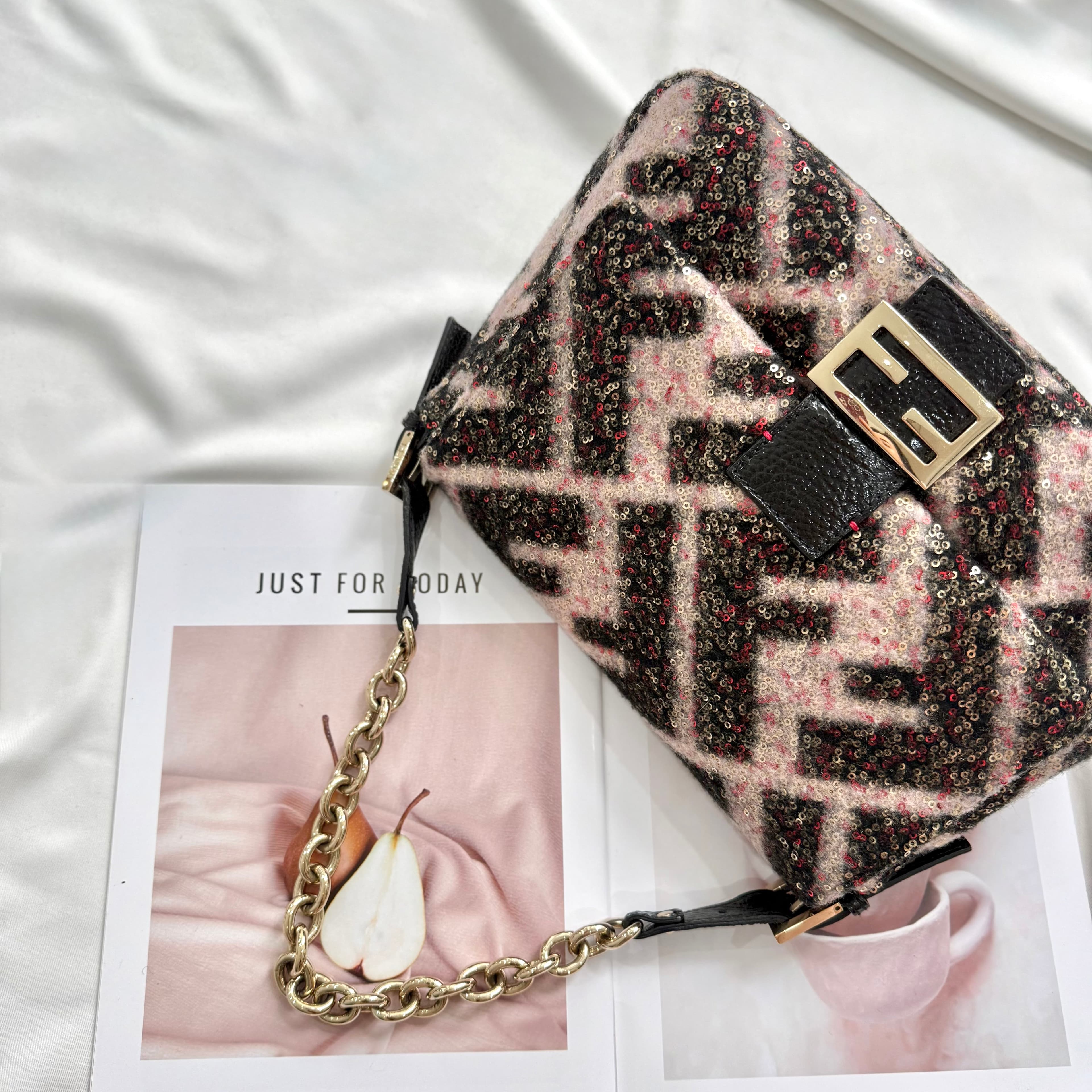 Fendi Mamma Baguette Sequined Zucca - Black & Pink - photo 3