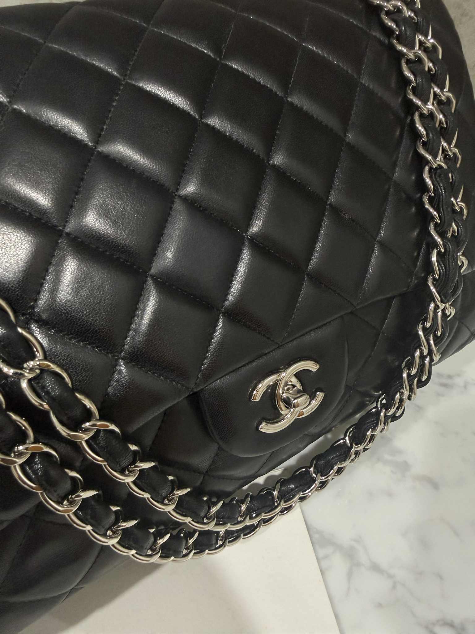Chanel Classic Flap Maxi - Black Lambskin - photo 4